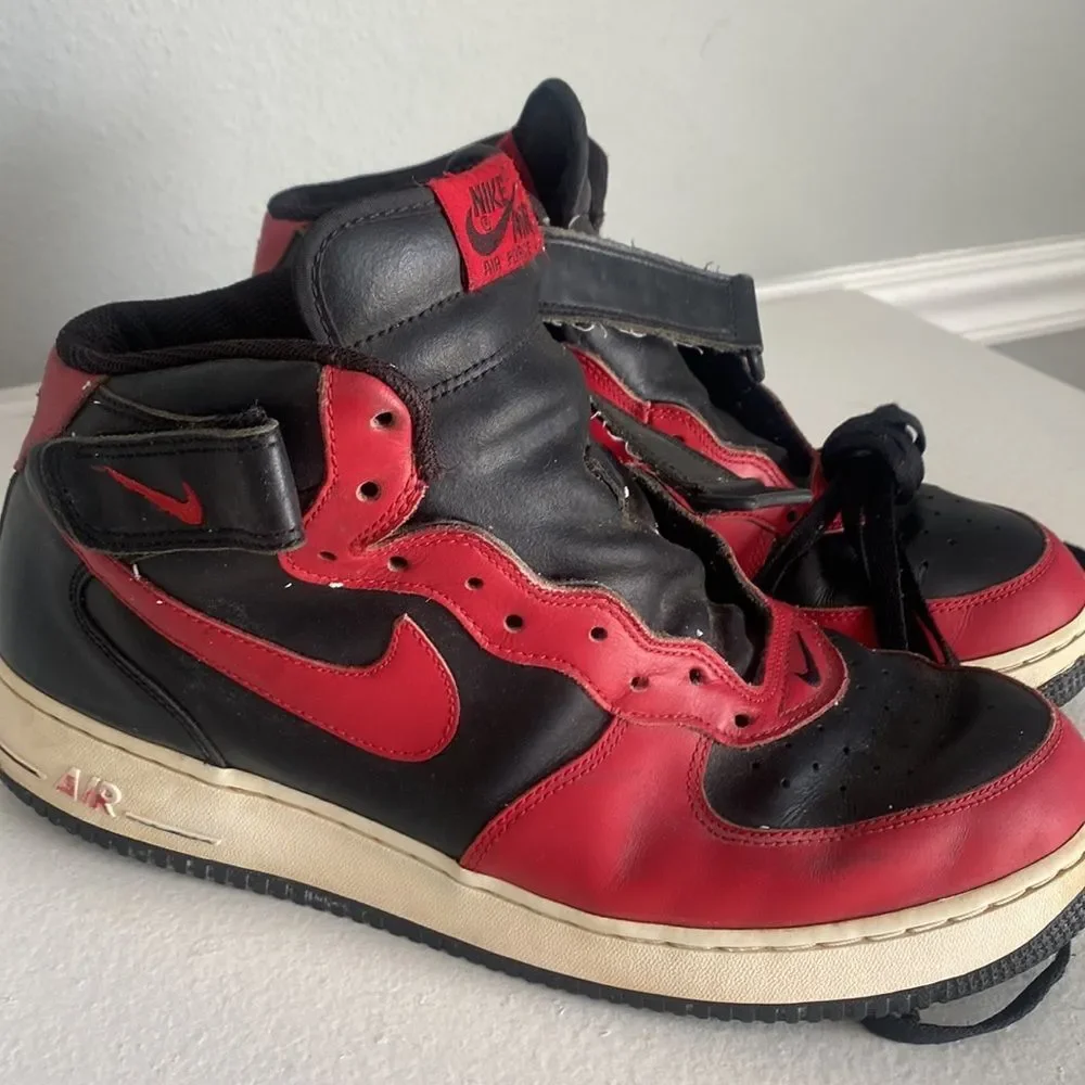 Nike Air Force 1 Mid Bred
